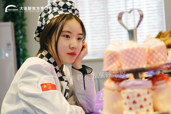 低学历的女孩学西点，未来一样充满阳光