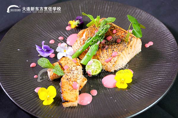 从事餐饮行业，选择学西餐，未来收获满满。