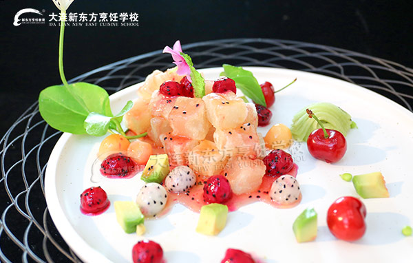 周末就是要约上三五好友出去聚聚餐！